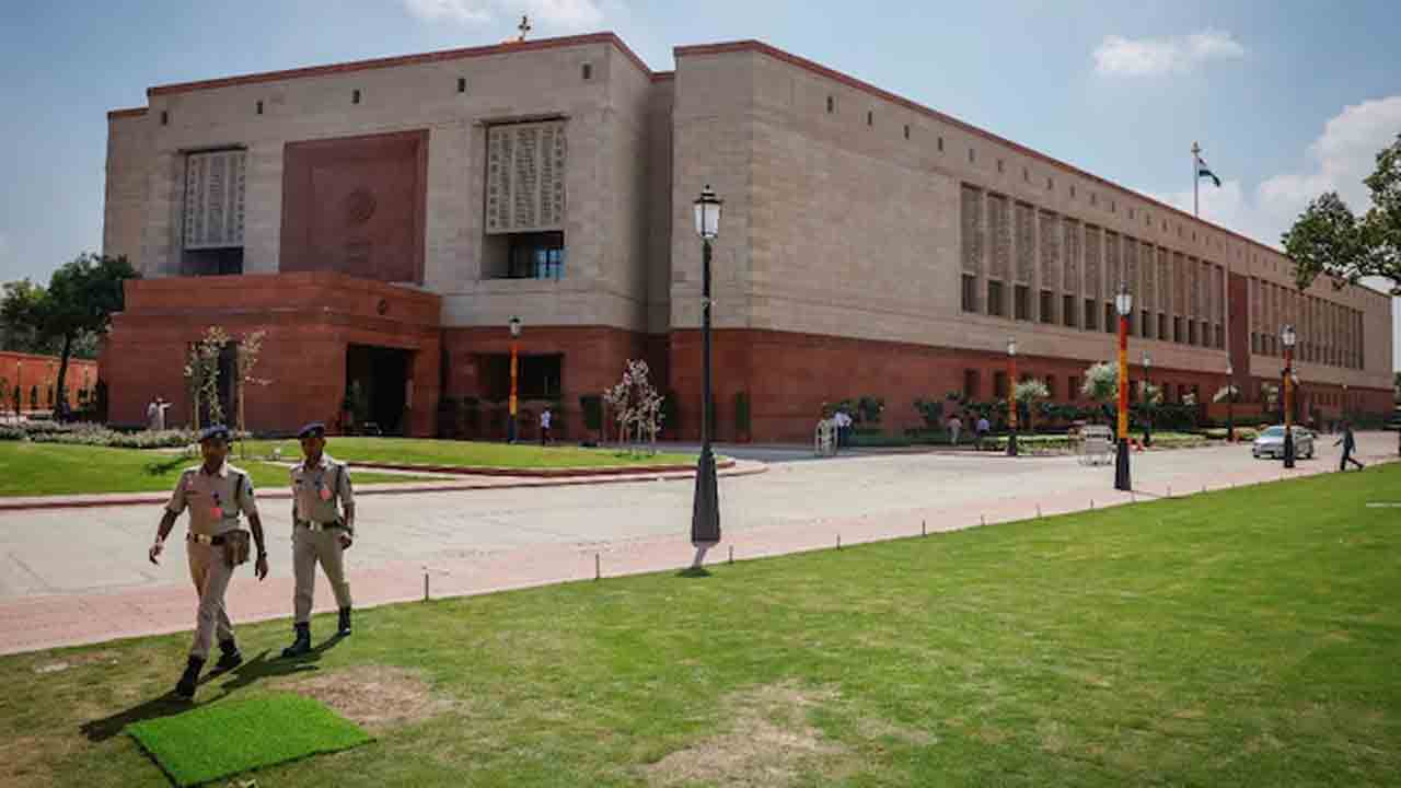 Parliament | ఎన్డీఏ కూటమి సమావేశం వేళ కలకలం.. నకిలీ ఆధార్‌ కార్డులతో పార్లమెంట్‌లోకి ప్రవేశించేందుకు విఫల యత్నం