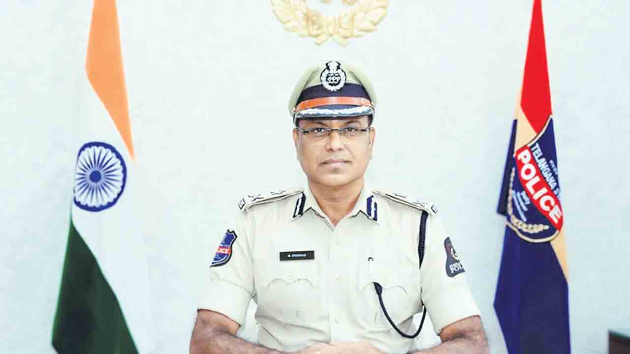 ప్రశాంత వాతావరణంలో పండుగలను నిర్వహించుకోవాలి