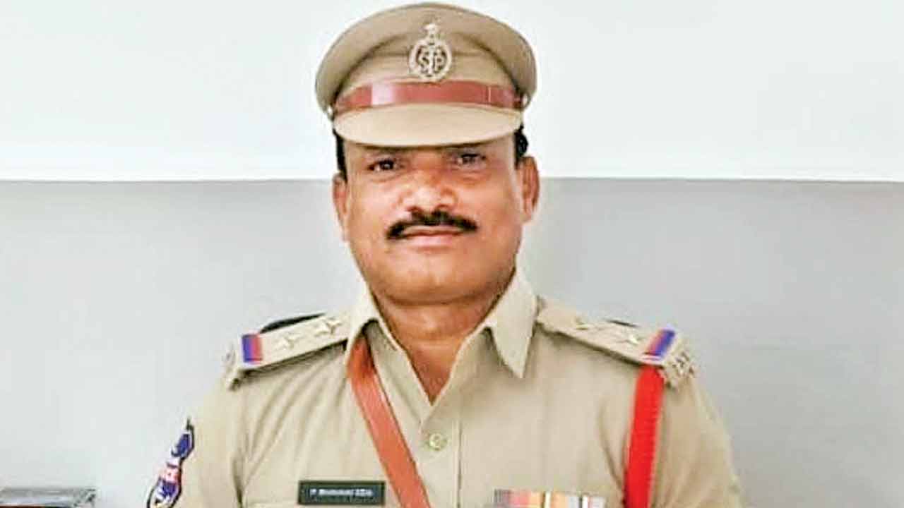 కీచక ఎస్సై డిస్మిస్‌