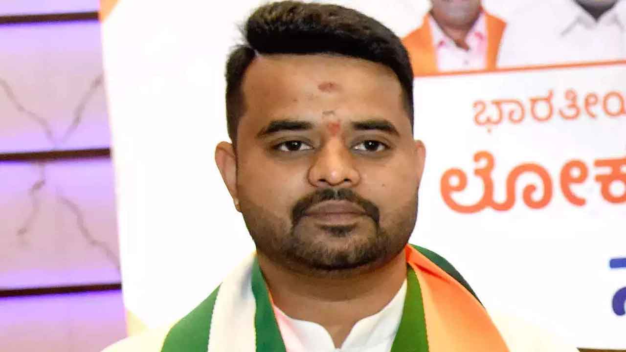 ప్రజ్వల్‌ ఇంటికి సిట్‌