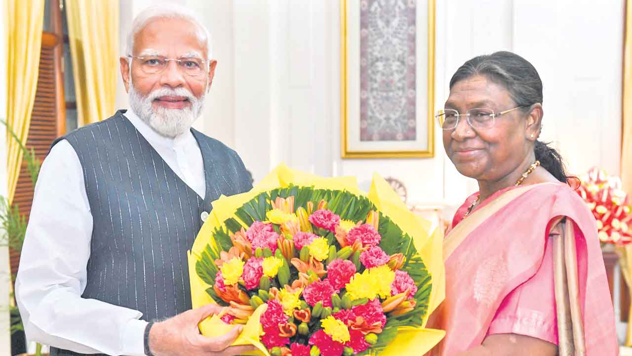 PM Modi | కాంగ్రెస్‌ ఇక పతనమే.. ఇంకో పదేండ్లయినా ఆ పార్టీ 100 సీట్లు దాటదు!: పీఎం మోదీ