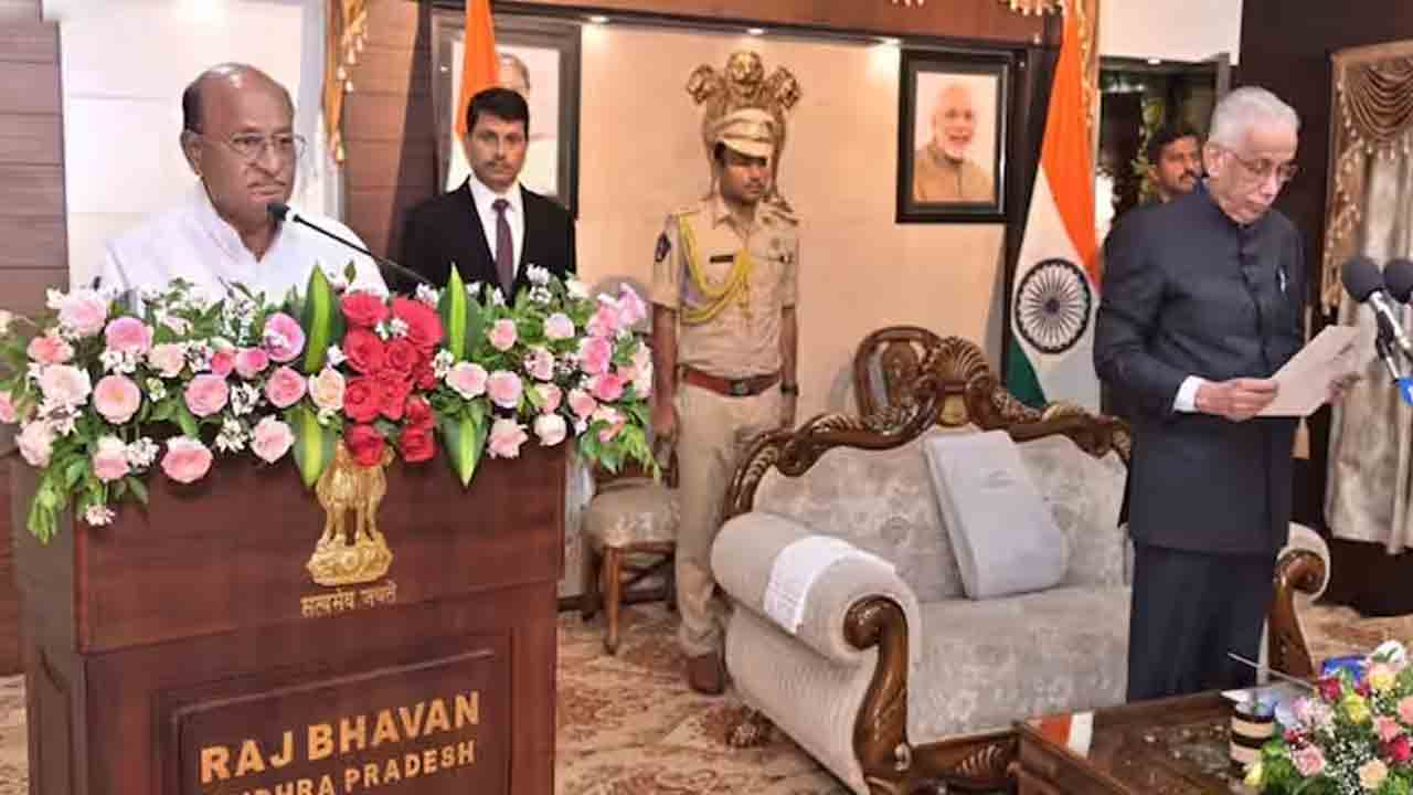 Gorantla Butchaiah | ప్రొటెం స్పీకర్‌గా గోరంట్ల బుచ్చయ్యచౌదరి ప్రమాణం