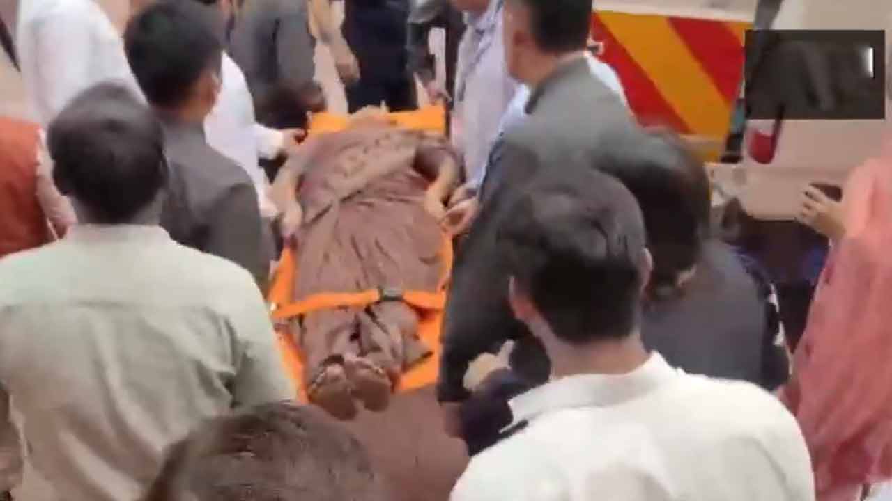 Congress MP | రాజ్యసభలో కళ్లుతిరిగి పడిపోయిన కాంగ్రెస్‌ ఎంపీ.. ఆస్పత్రికి తరలింపు.. Video