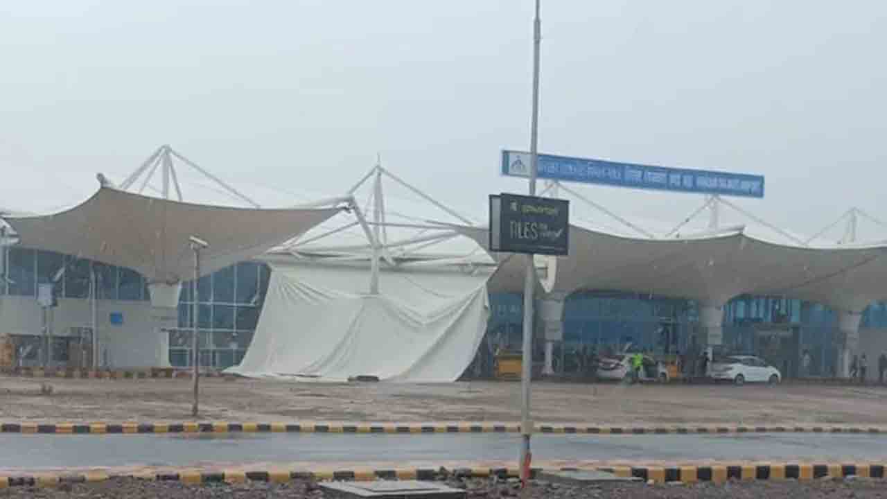 Rajkot airport | నిన్న ఢిల్లీ.. ఇవాళ రాజ్‌కోట్‌ ఎయిర్‌పోర్ట్‌.. కూలిన టెర్మినల్‌ పైకప్పు