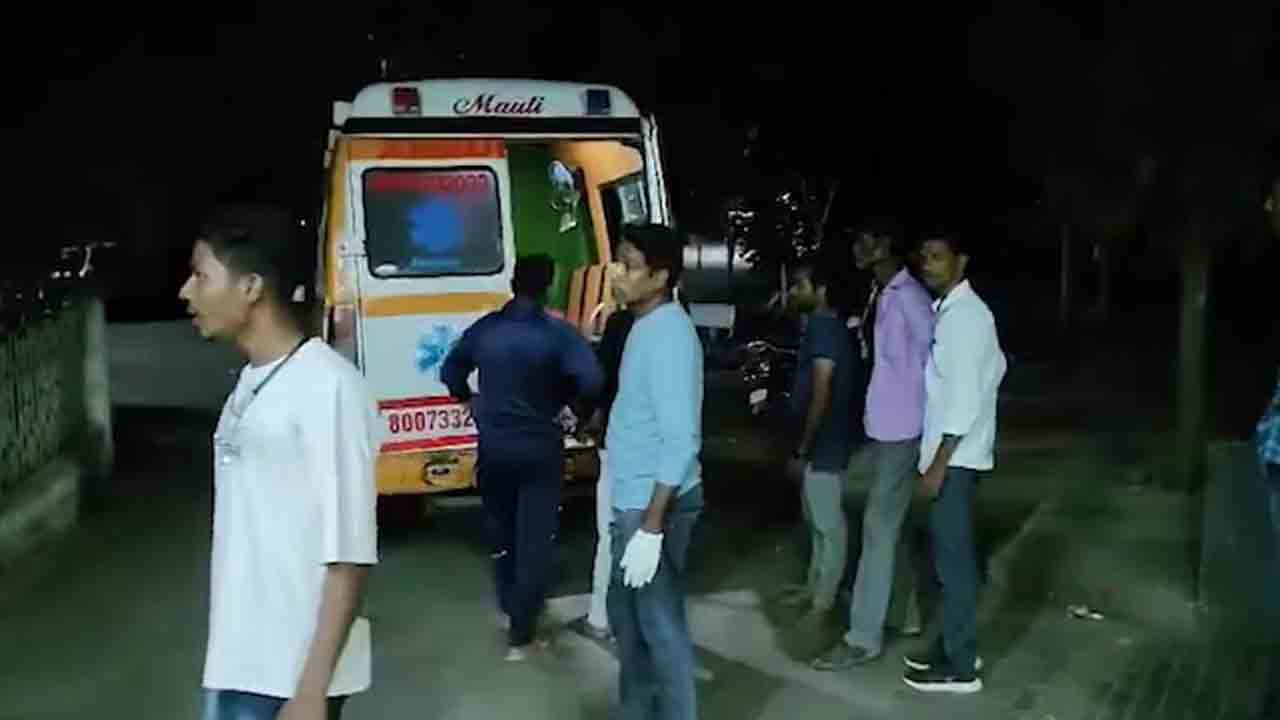 Road Accident | ఘోర రోడ్డు ప్రమాదం.. ఎదురెదురుగా ఢీ కొన్న రెండు కార్లు.. ఏడుగురు మృతి