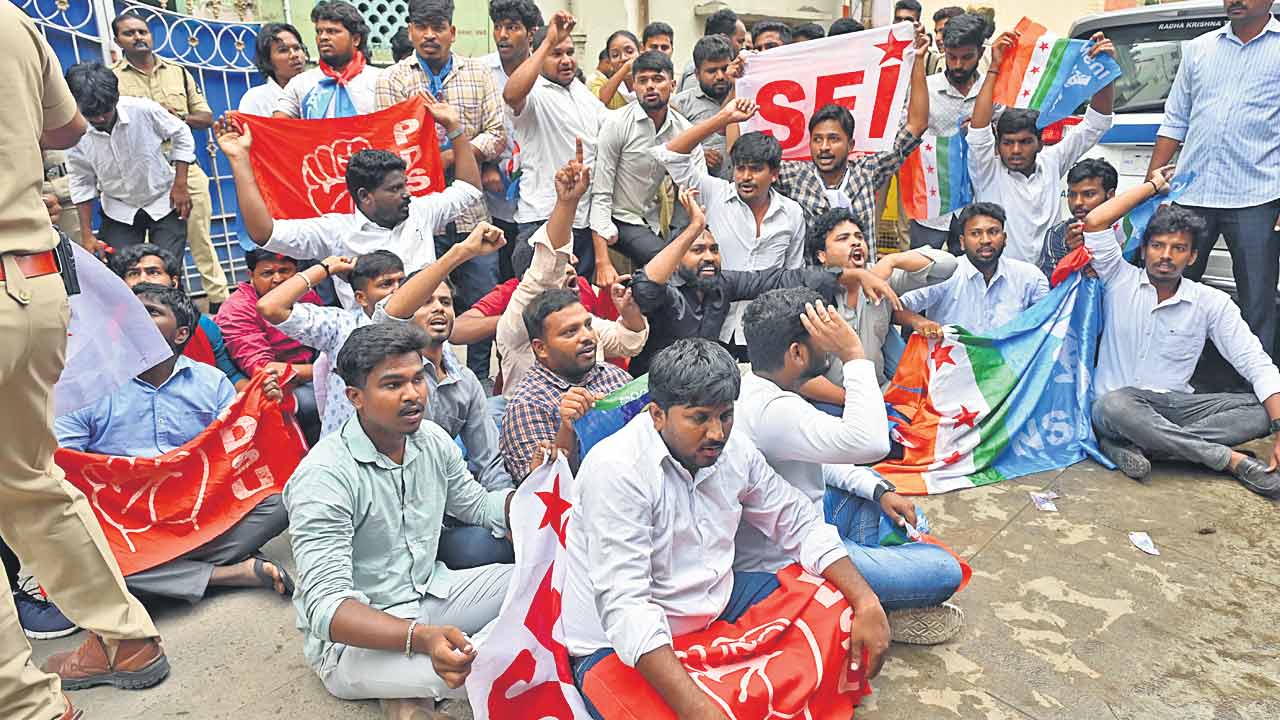 కిషన్‌రెడ్డి ఇంటి ముట్టడికి యత్నం