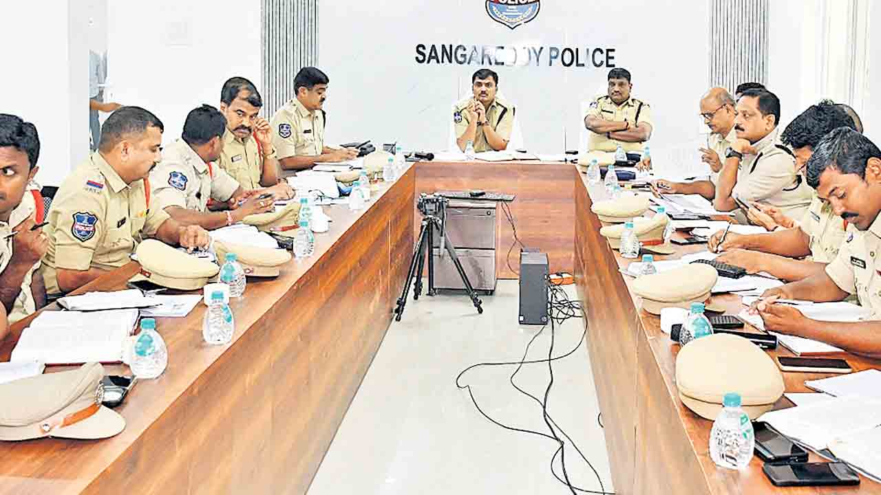 నూతన చట్టాలను ప్రజల్లోకి తీసుకెళ్లాలి