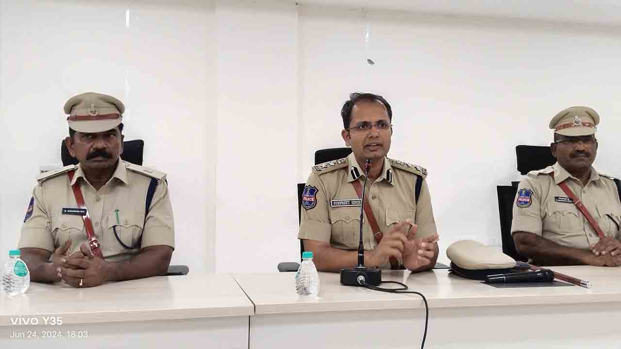 బాధితులకు భరోసా కల్పించండి