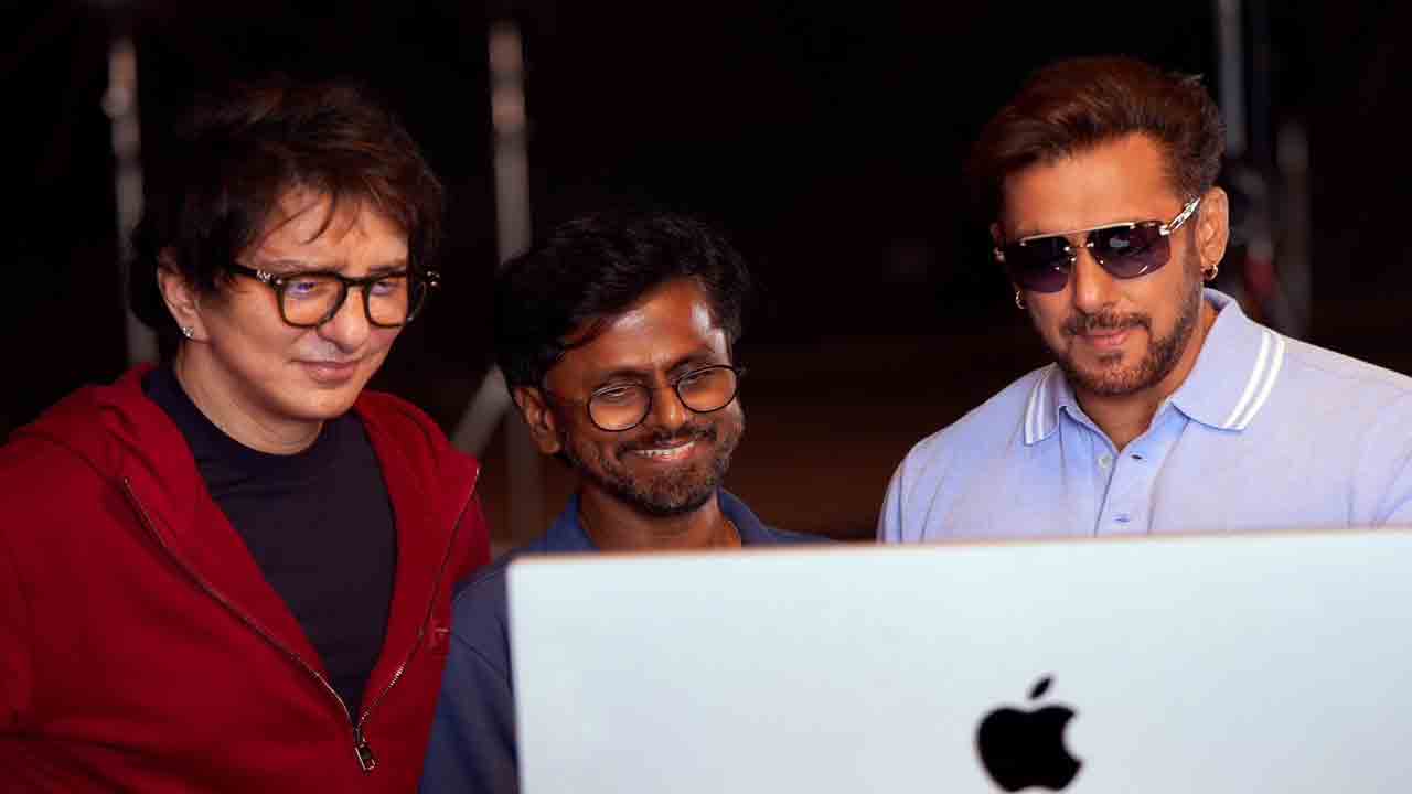 Sikandar | ‘సికంద‌ర్’ సెట్స్ నుంచి.. సల్మాన్ ఖాన్, మురుగదాస్ ఫొటో