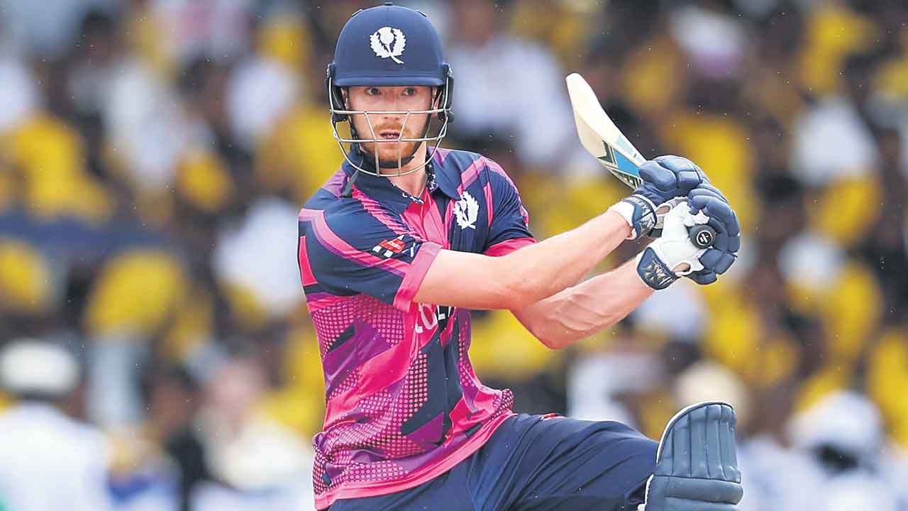 ఇంగ్లండ్‌ ఆశలపై నీళ్లు