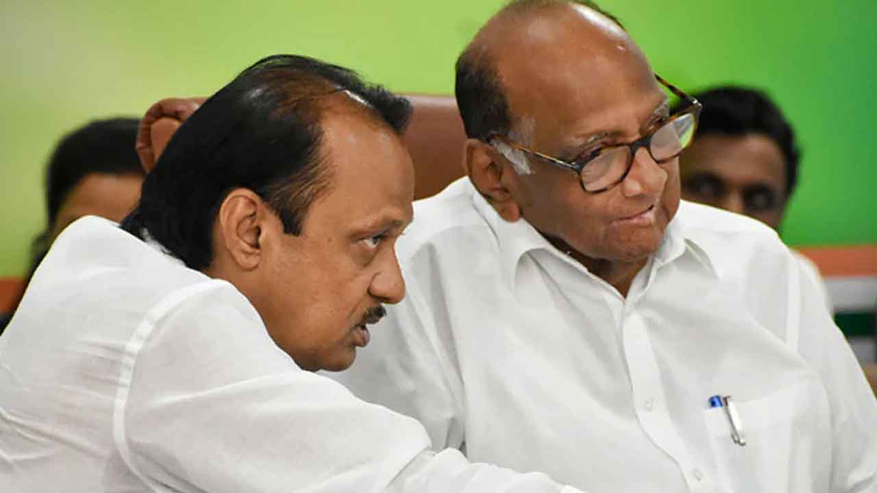 Sharad Pawar, Ajit Share Stage | రెండు వారాల్లో మూడోసారి.. వేదిక పంచుకున్న శరద్‌   పవార్‌, అజిత్‌ పవార్‌