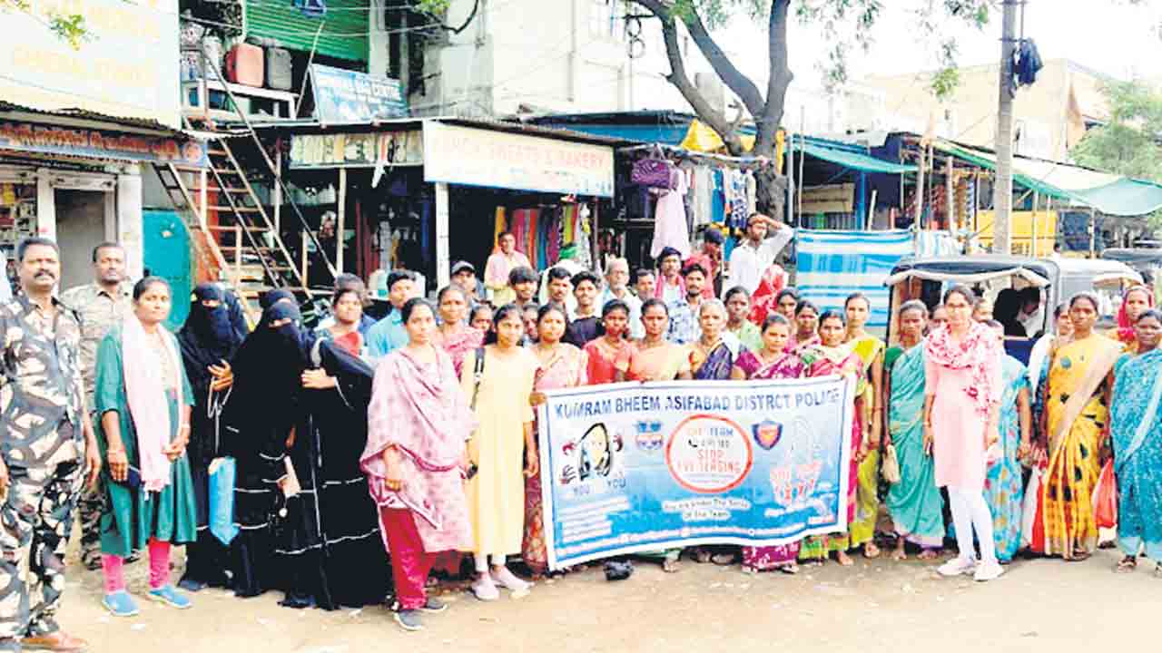 మహిళలకు చట్టాలపై అవగాహన