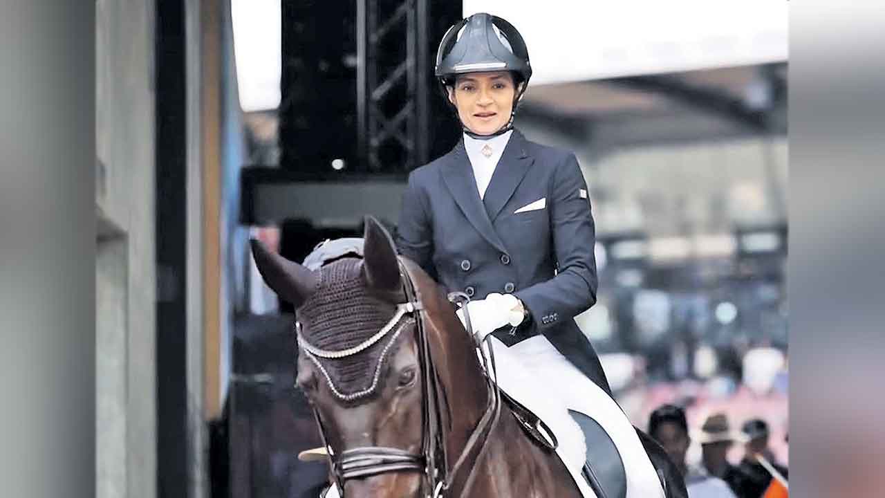 చరిత్ర సృష్టించిన శృతి వోరా