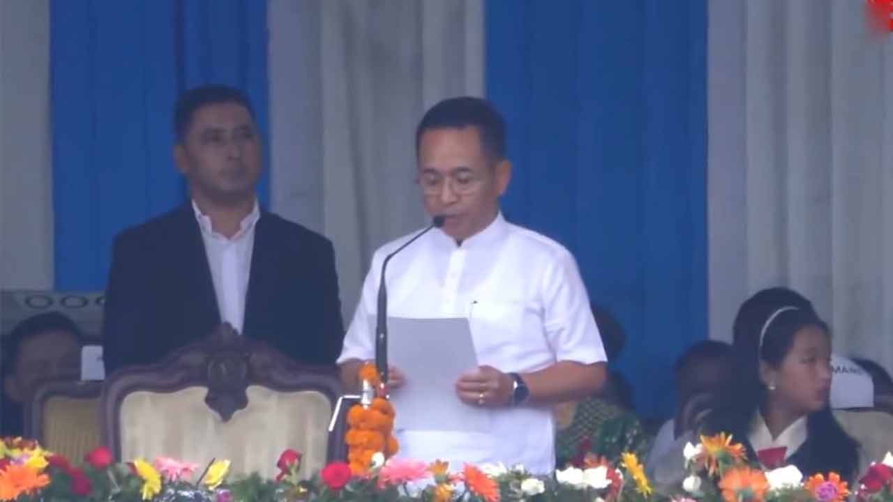 Sikkim CM | సిక్కిం ముఖ్యమంత్రిగా ప్రేమ్సింగ్ తమాంగ్ ప్రమాణస్వీకారం.. Video