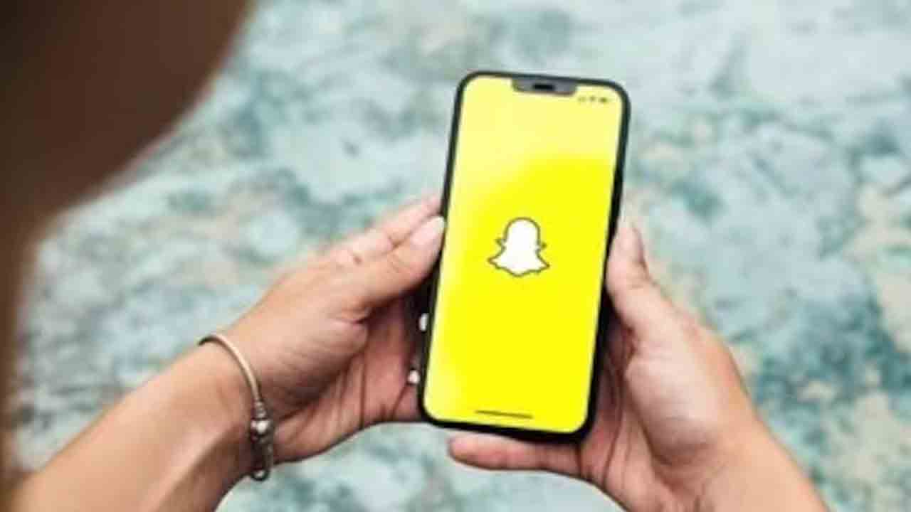 Snapchat | తండ్రి స్నాప్‌చాట్‌ వద్దన్నాడని..16 ఏళ్ల బాలిక సూసైడ్‌