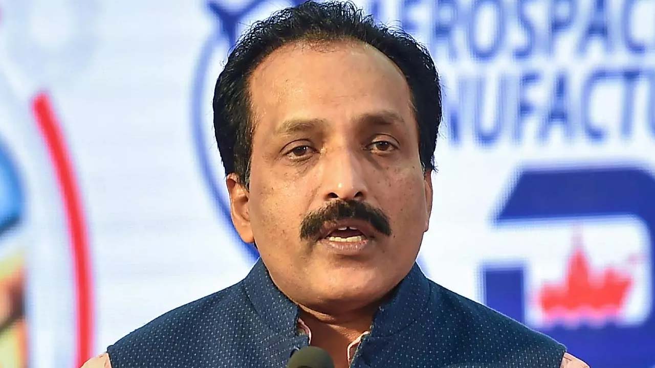 Somnath | చంద్రుడిపై వెళ్లివచ్చేందుకు భారీ రాకెట్లు సిద్ధం చేయాలి : ఇస్రో చైర్మన్‌ సోమ్‌నాథ్‌