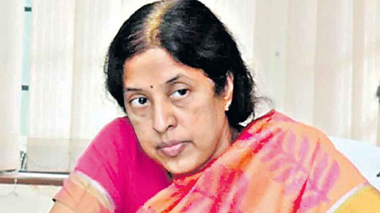 IAS Srilakshmi | ఐఏఎస్‌ శ్రీలక్ష్మికి మరోసారి చేదు అనుభవం.. సంతకం పెట్టేందుకు నిరాకరించిన మంత్రి నారాయణ