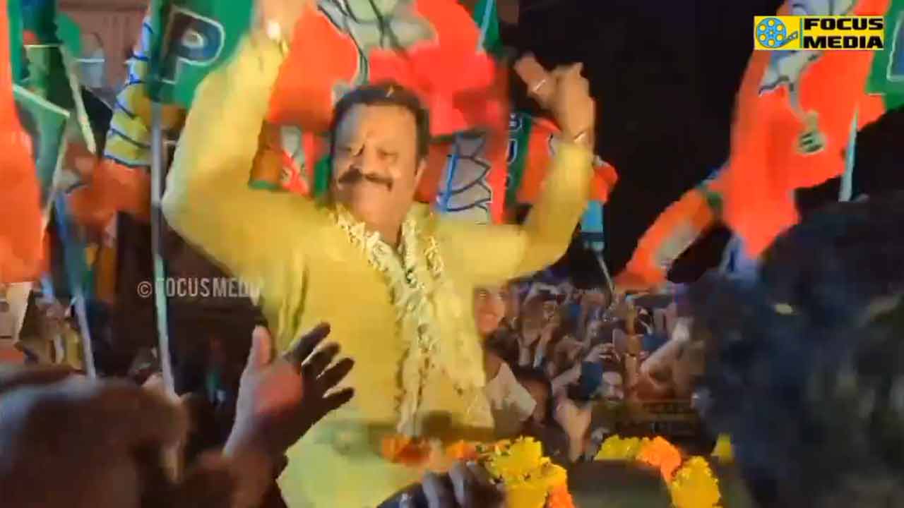 Suresh Gopi | కేరళలో తొలిసారి బీజేపీకి ఎంపీ సీటు.. ఫుల్‌ జోష్‌తో నటుడు సురేశ్‌ గోపి డ్యాన్స్‌.. Video