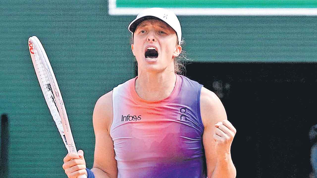 స్వియాటెక్‌ x పలోని