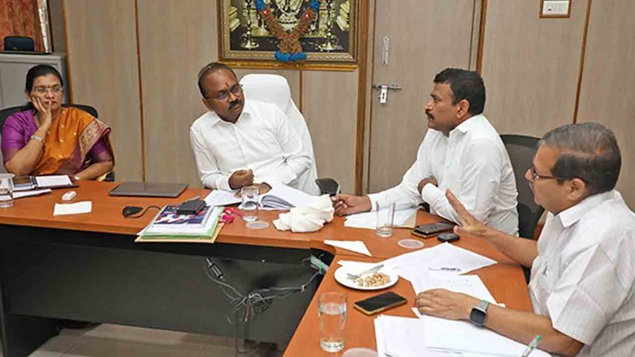 TTD | శ్రీవారి భక్తులకు నాణ్యమైన, రుచికరమైన అన్నప్రసాదాన్ని అందించాలి : టీటీడీ ఈవో