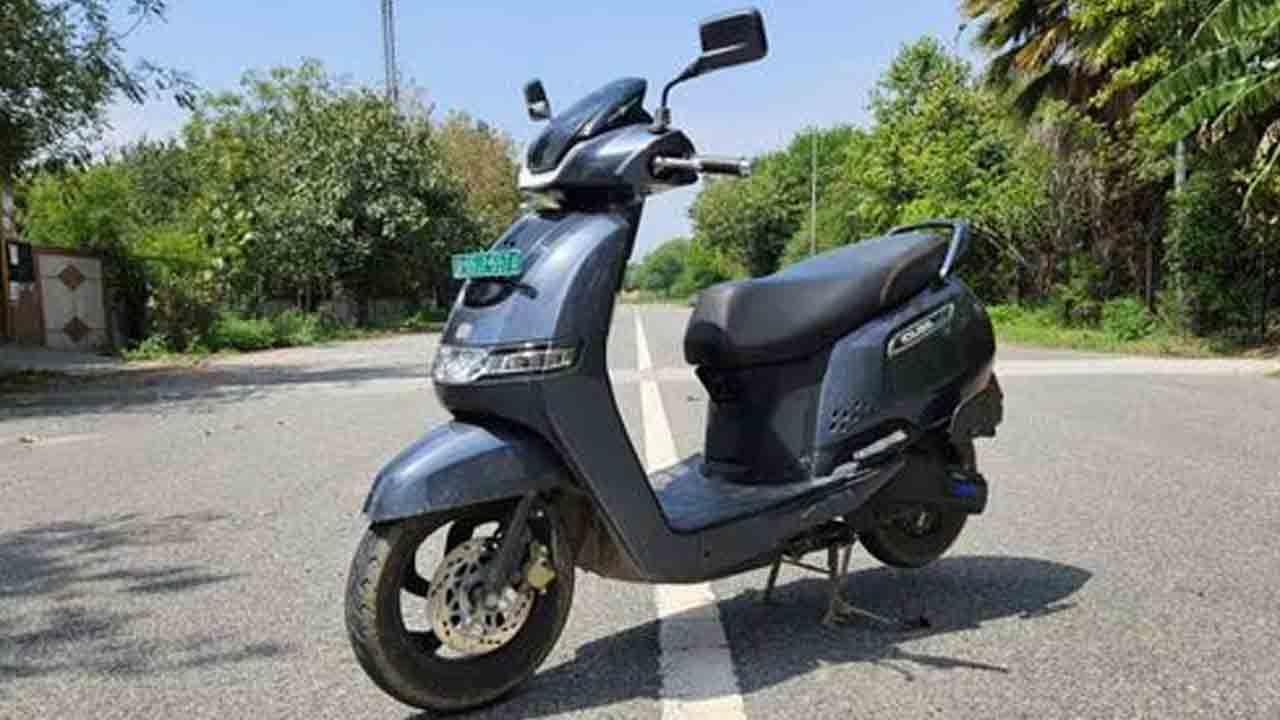 TVS iQube | ఐ-క్యూబ్ స్కూటర్లు రీకాల్ చేసిన టీవీఎస్.. కారణమేమిటంటే..?!