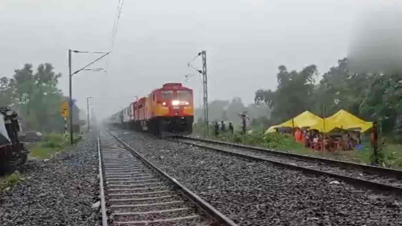 Trains Cancelled | ప్రయాణికులకు అలర్ట్‌.. నేడు మరో 20 రైళ్లు రద్దు