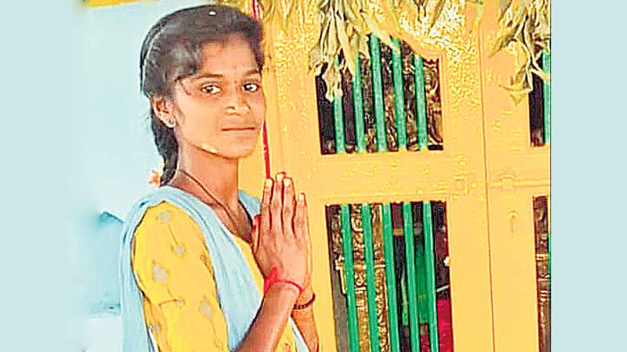 Viral | ఇన్‌స్టాగ్రామ్‌లో పరిచయం.. పెండ్లి చేసుకున్న ఇద్దరు యువతులు.. పెద్దలు ఒప్పుకోకపోవడంతో దారుణం!