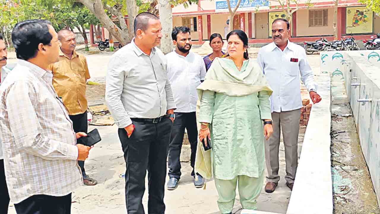 నాణ్యతగా పనులు చేపట్టాలి