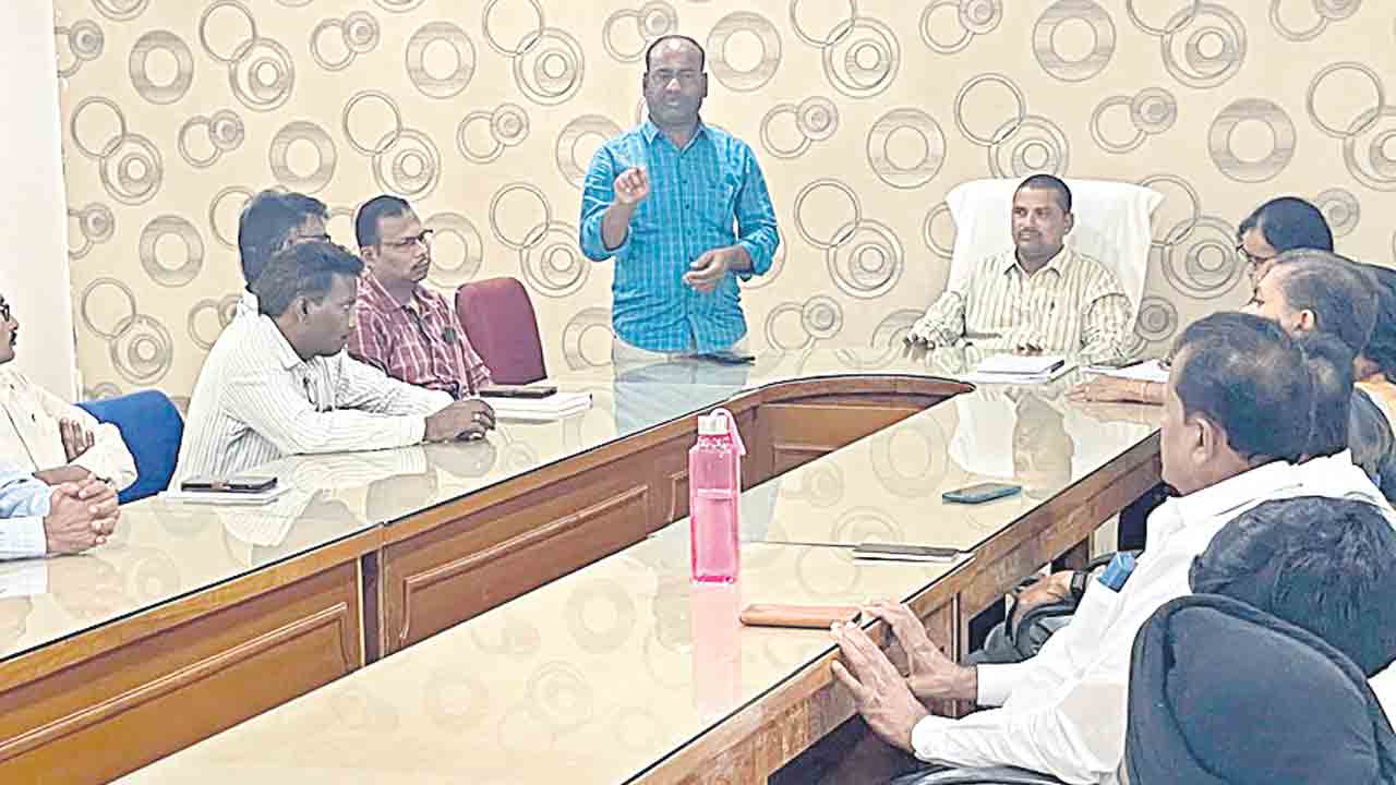 నేడే అర్బన్‌ బ్యాంకు ఎన్నికలు