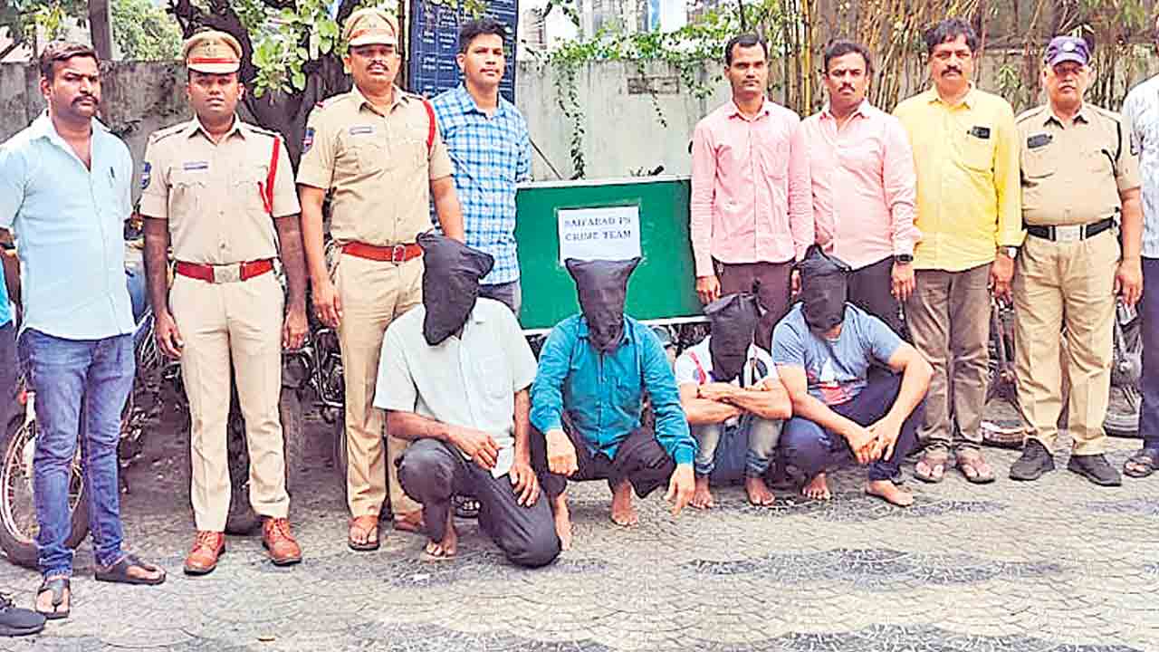 పార్కింగ్‌ చేసిన వాహనాలే టార్గెట్‌