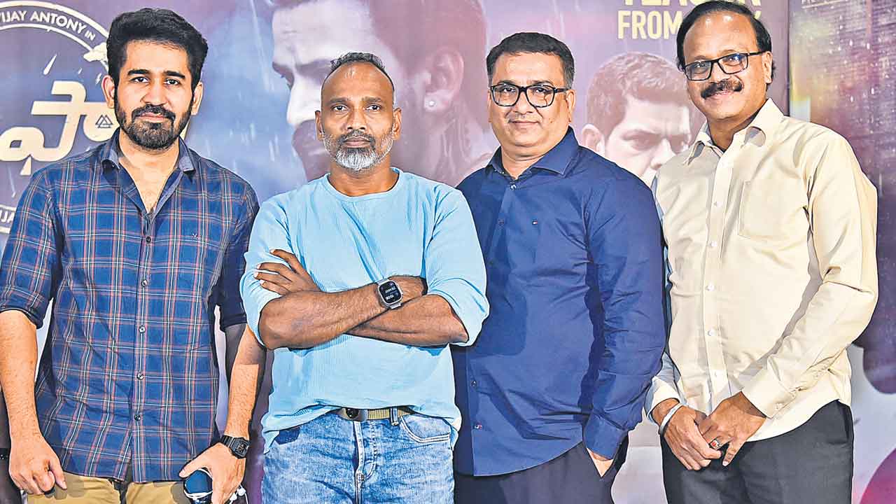 సమాజ భవితను మార్చిన వ్యక్తి కథ