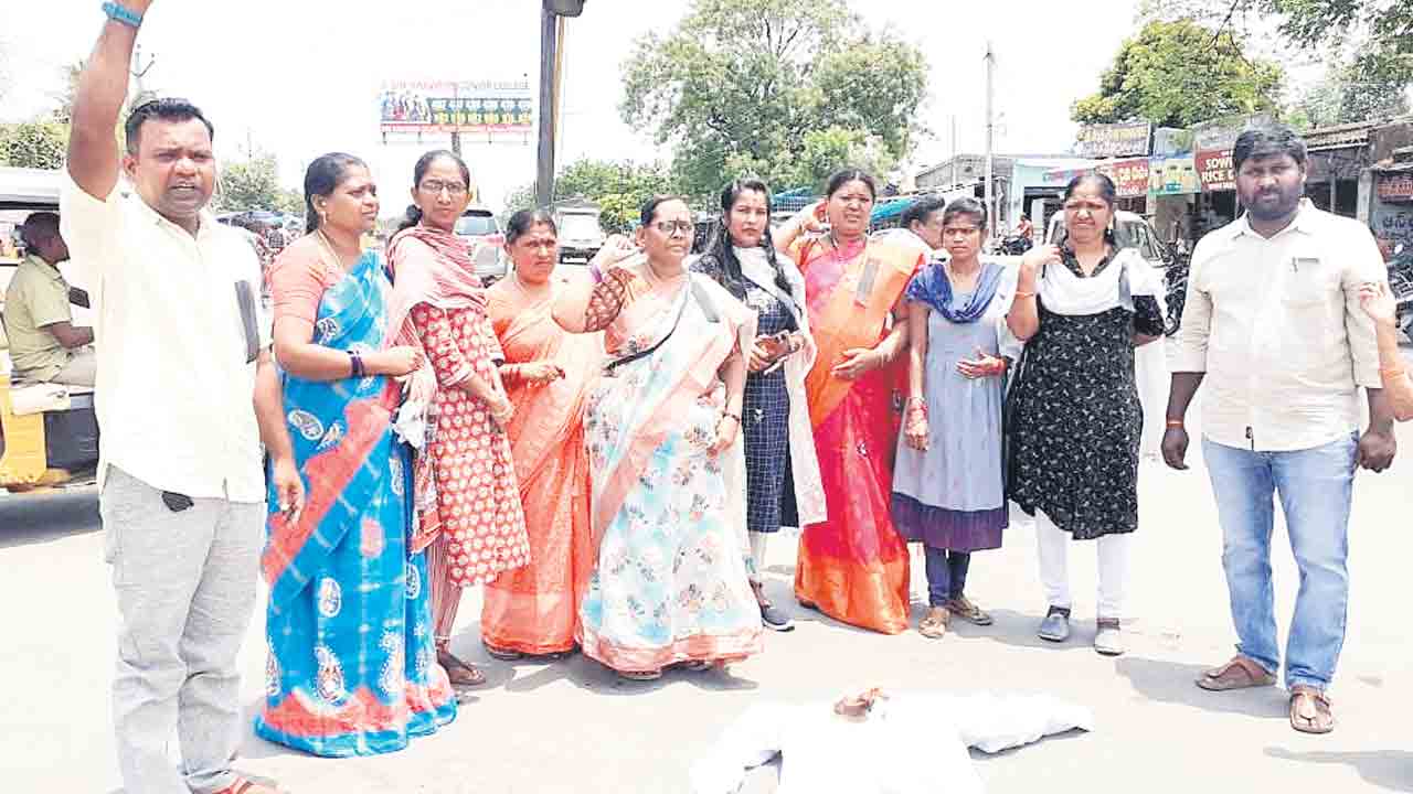 కామాంధుడికి మరణదండన విధించండి