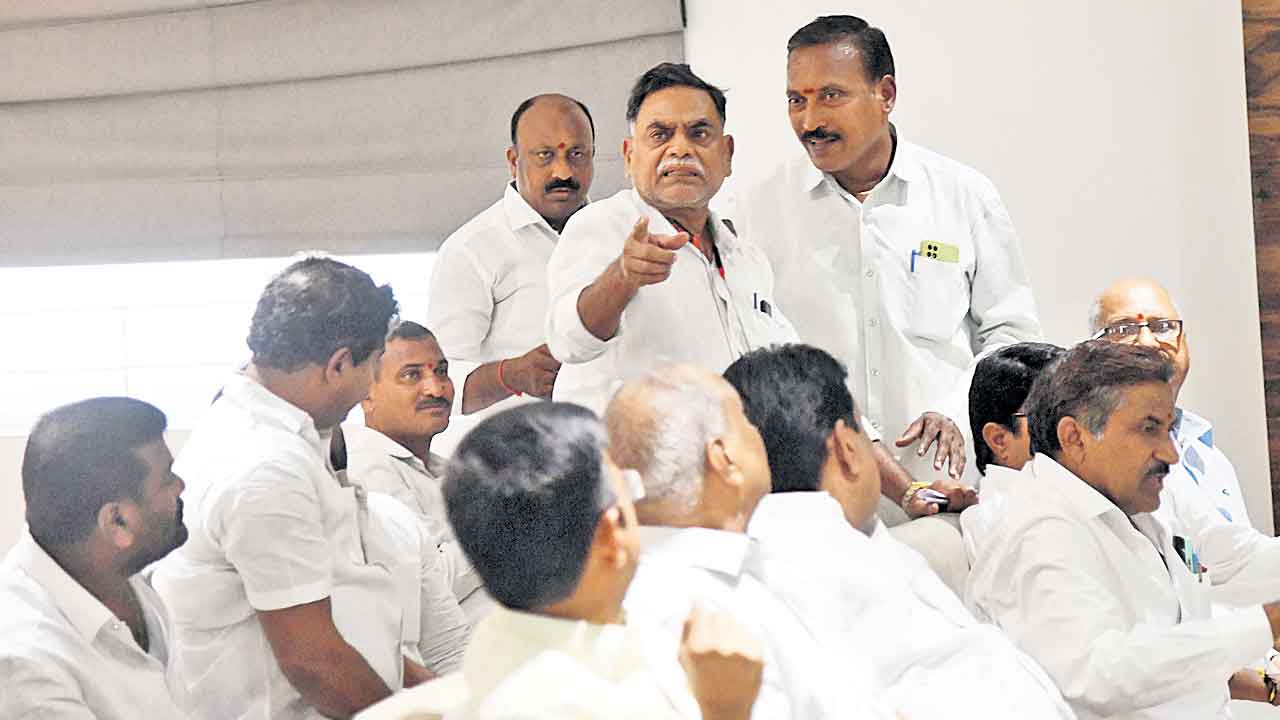 అసలైన ఉద్యమకారులను గుర్తించరా?