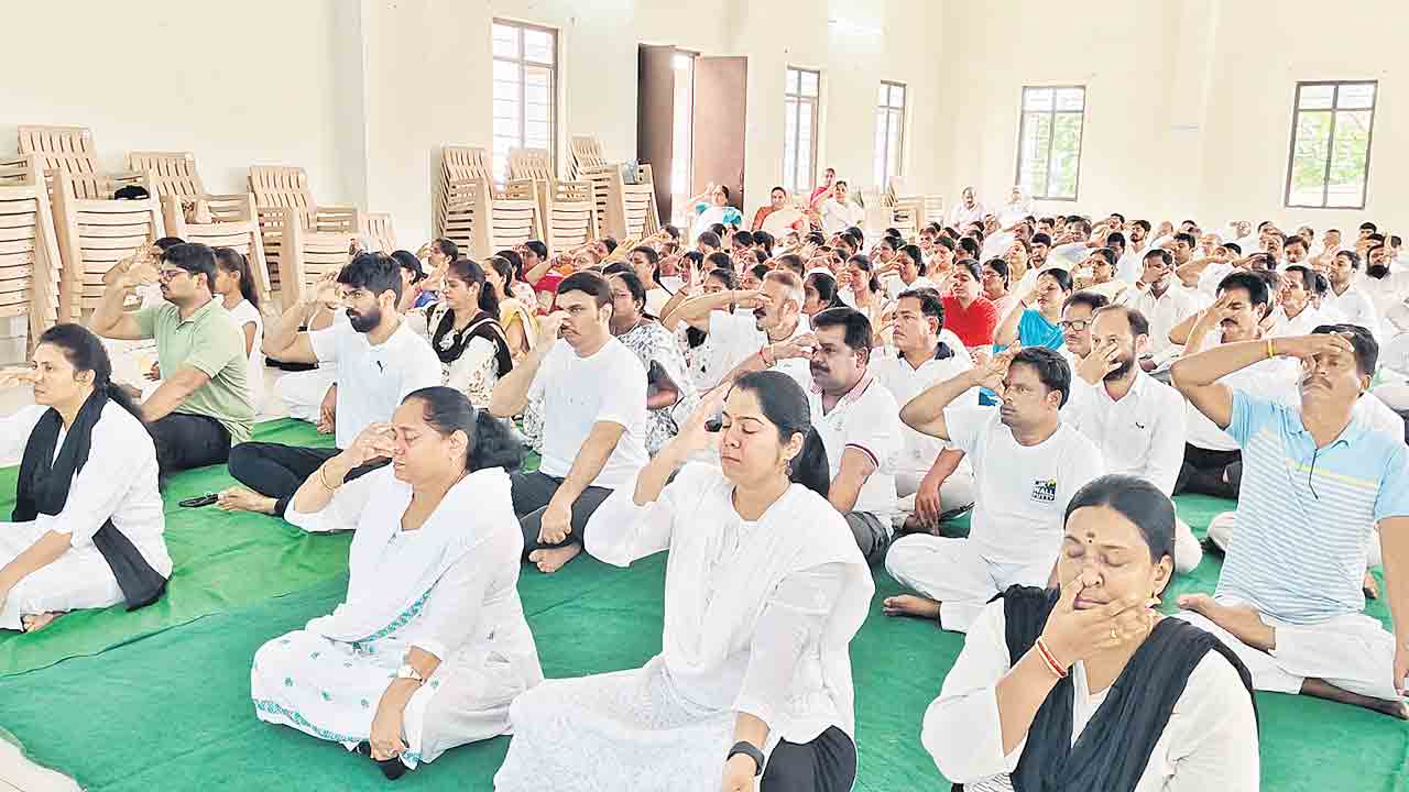 ‘యోగా’ నందం