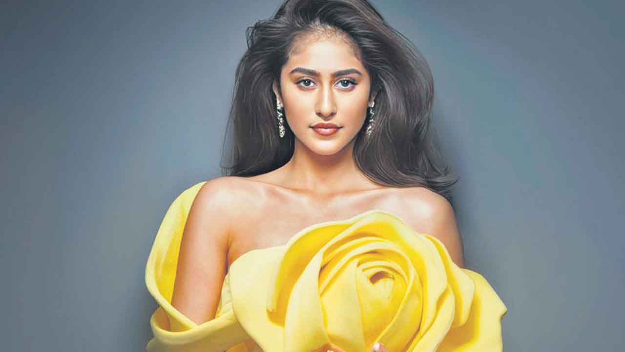 Zara Shatavari | అందగత్తె జారా శతావరి.. మిస్‌ ఏఐ టాప్‌-10లో భారత భామ