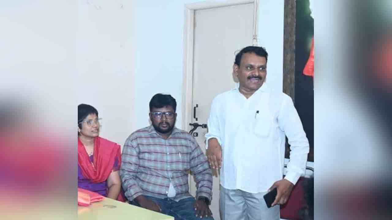 Pensions | వికలాంగుల పెన్ష‌న్ పెంచ‌క‌పోతే సీఎం ఇంటిని ముట్ట‌డిస్తాం : కొల్లి నాగేశ్వ‌ర్ రావు