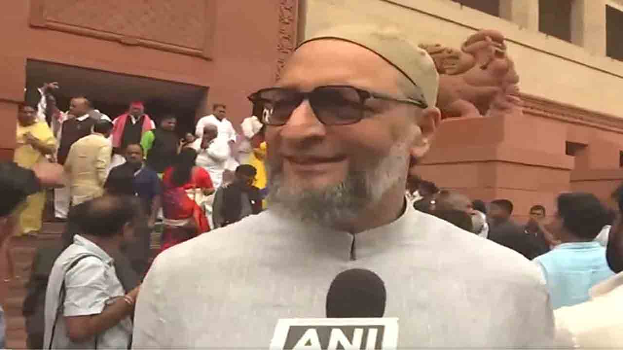 Asaduddin Owaisi | రాష్ట్రపతి ప్రసంగంలో నిరుద్యోగం, మైనారిటీల సమస్యల ఊసే లేదు : అసదుద్దీన్‌ ఓవైసీ