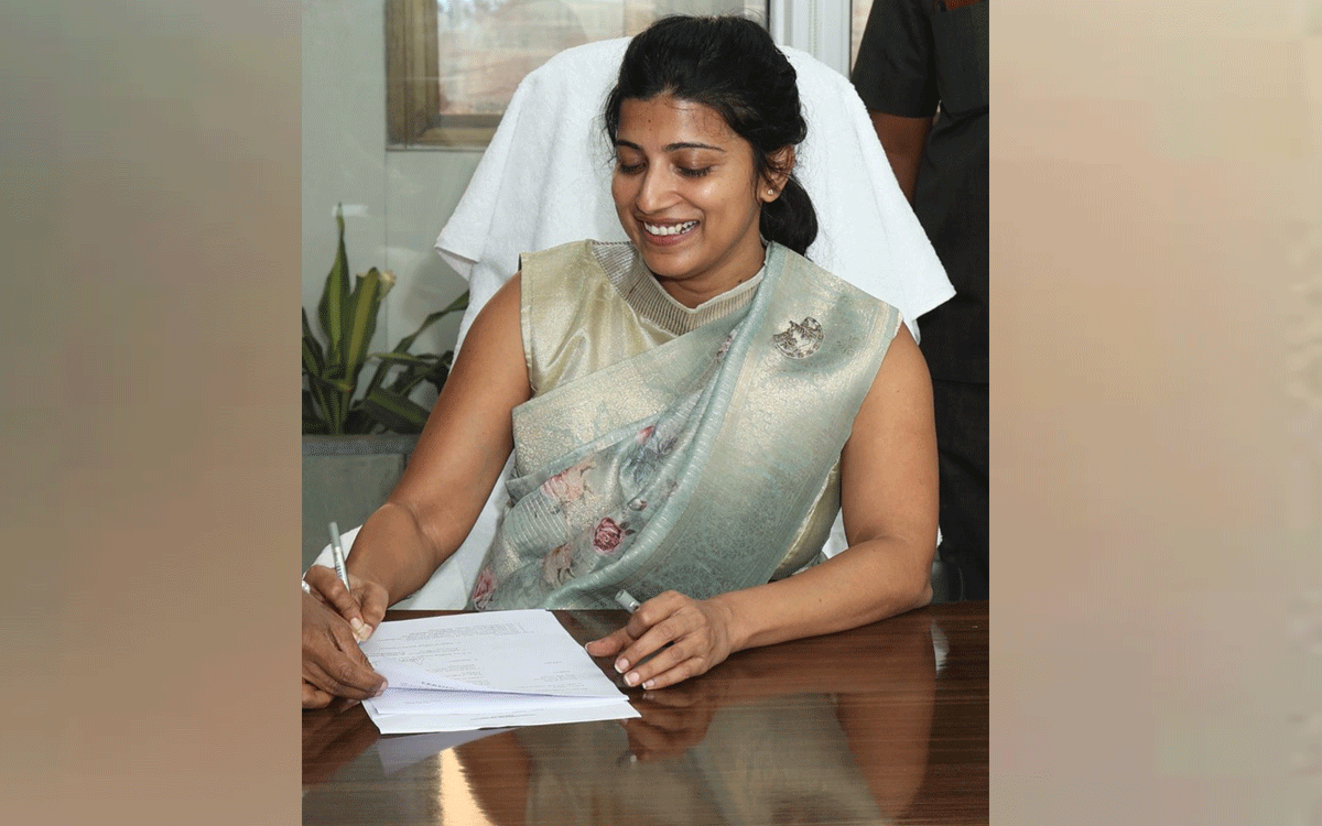 IAS Transfers | జీహెచ్‌ఎంసీ కమిషనర్‌గా ఆమ్రపాలి.. రాష్ట్రంలో భారీగా ఐఏఎస్‌ల బదిలీ