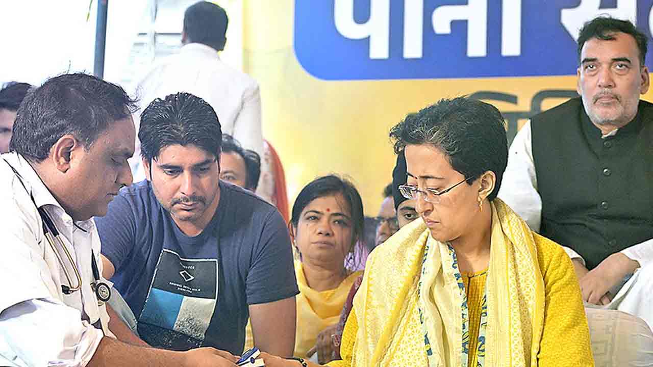 Hunger Strike: నీటిని రిలీజ్ చేసే వ‌ర‌కు నిరాహార దీక్ష విర‌మించ: మంత్రి ఆతిష్‌