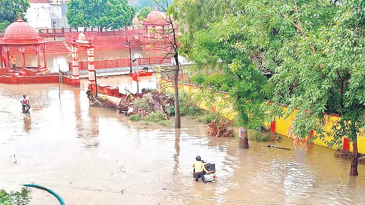 BJP | ప్రచారం ఘనం నిర్మాణాల్లో లోపం.. బీజేపీ సర్కారు పనుల్లో నాణ్యత డొల్ల
