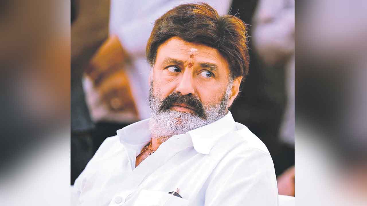 ఆ టైటిల్స్‌లో దేన్ని ఫిక్స్‌ చేస్తారు?