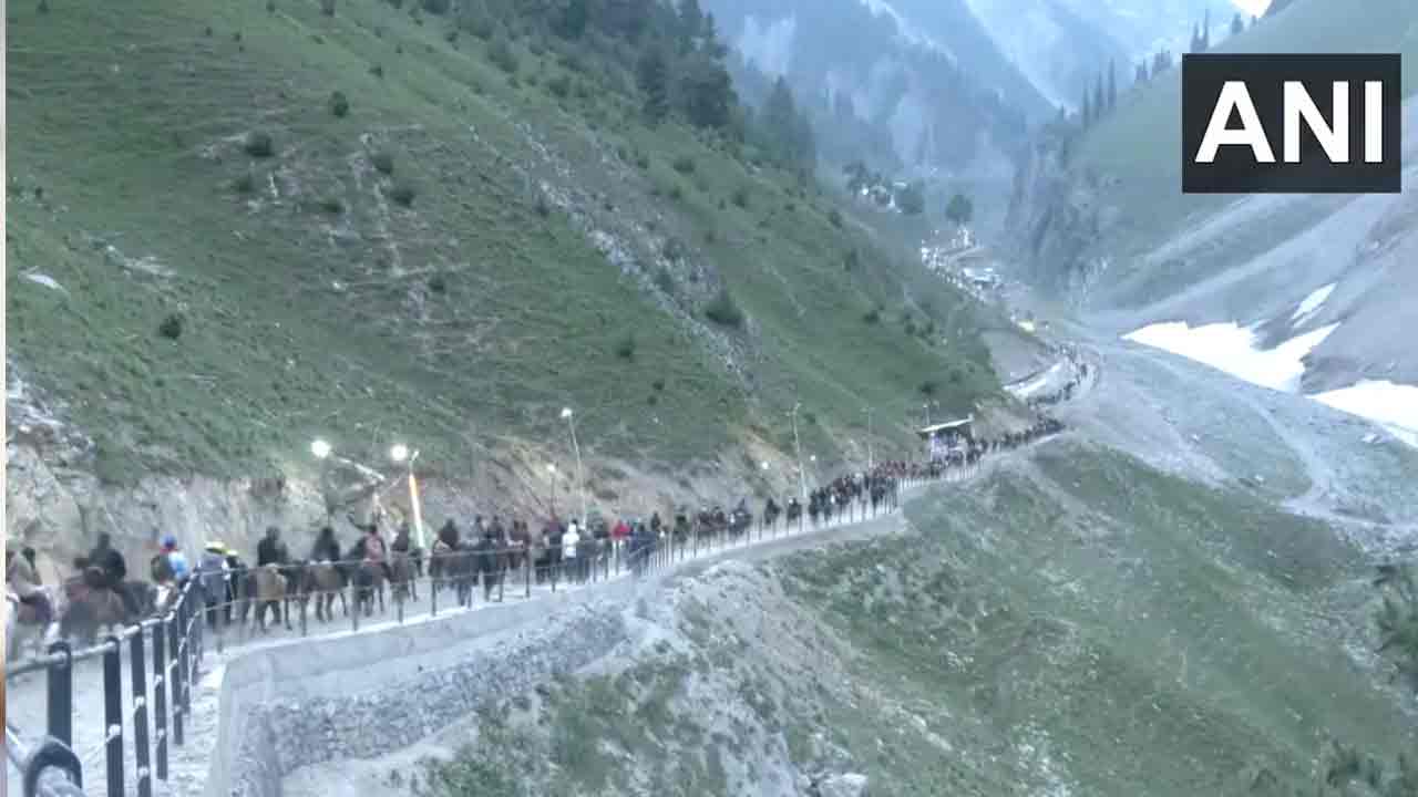 Amarnath Yatra: బ‌ల్తాల్ రూట్‌లో వెళ్తున్న అమ‌ర్‌నాథ్ యాత్రికులు.. వీడియో