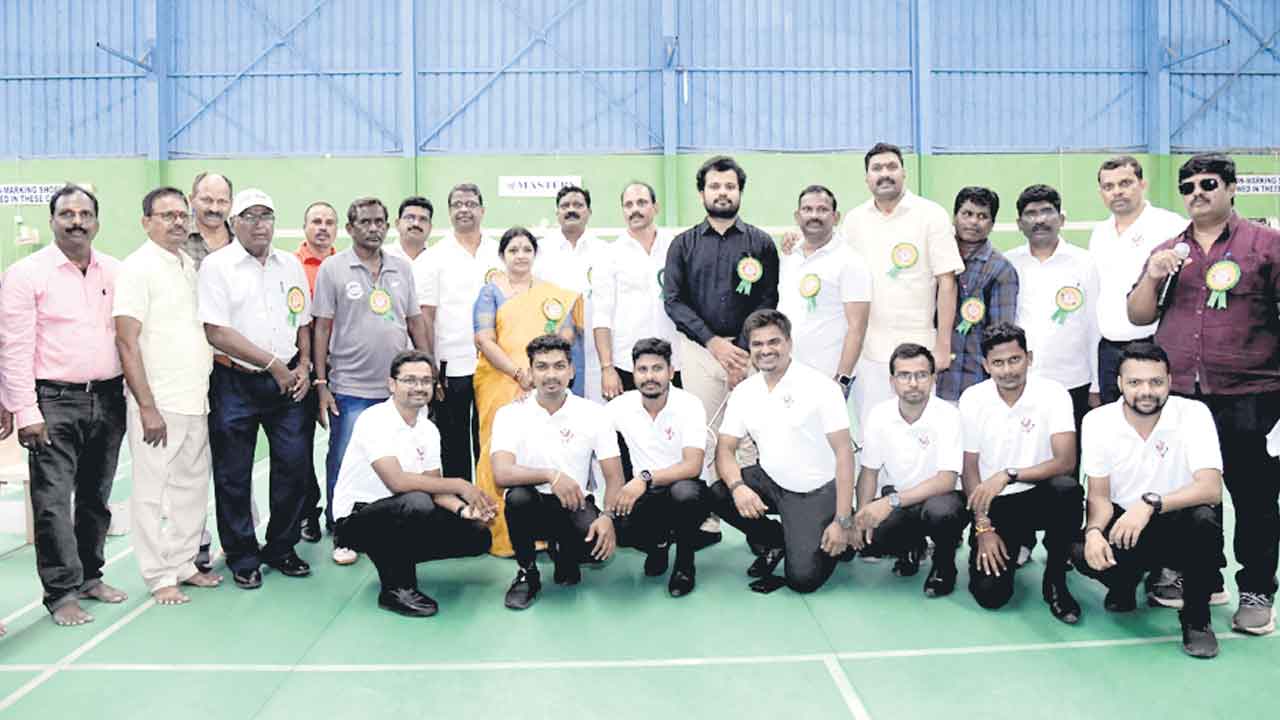 జాతీయ స్థాయిలో రాణించి జిల్లాకు పేరు తేవాలి