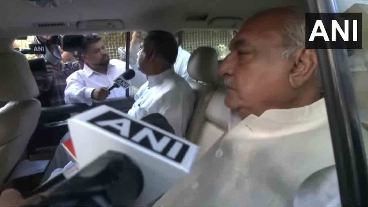 హరియాణ గవర్నర్‌తో భూపీందర్‌ హుడా భేటీ : అసెంబ్లీ రద్దుకు మాజీ సీఎం డిమాండ్‌