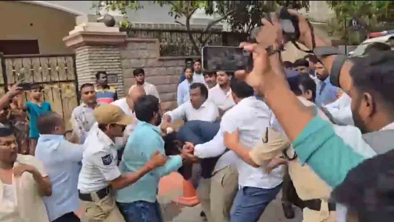 BRSV | విద్యార్థి నాయకుడు దశరథ్‌పై దాడి చేసిన కాంగ్రెస్ నాయకులు.. వీడియో