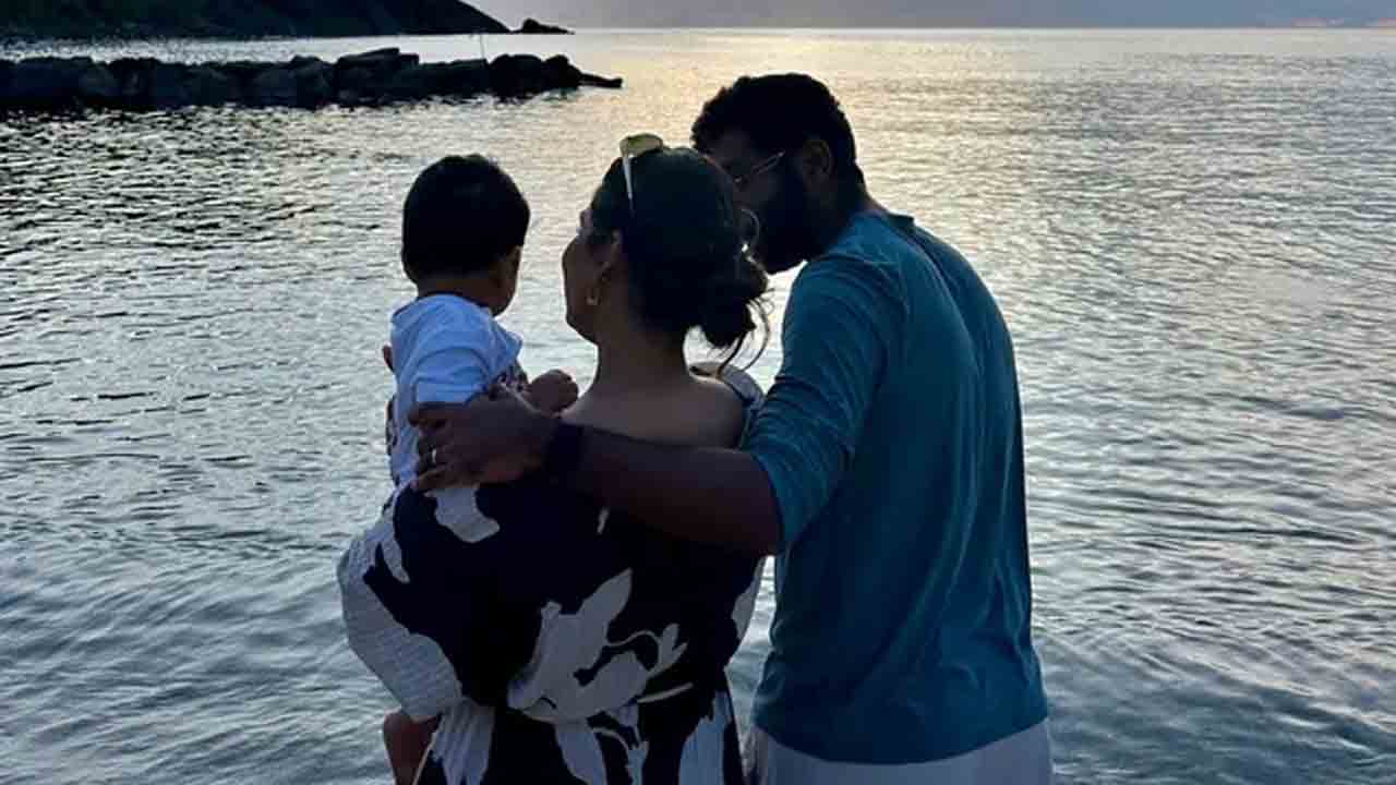 Jasprit Bumrah | బీచ్‌లో ఫ్యామిలీతో.. బుమ్రా ఫొటోలు వైర‌ల్