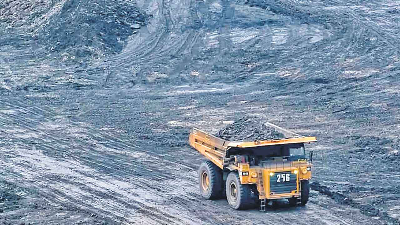 బీజేపీకి మోకరిల్లిన కాంగ్రెస్‌