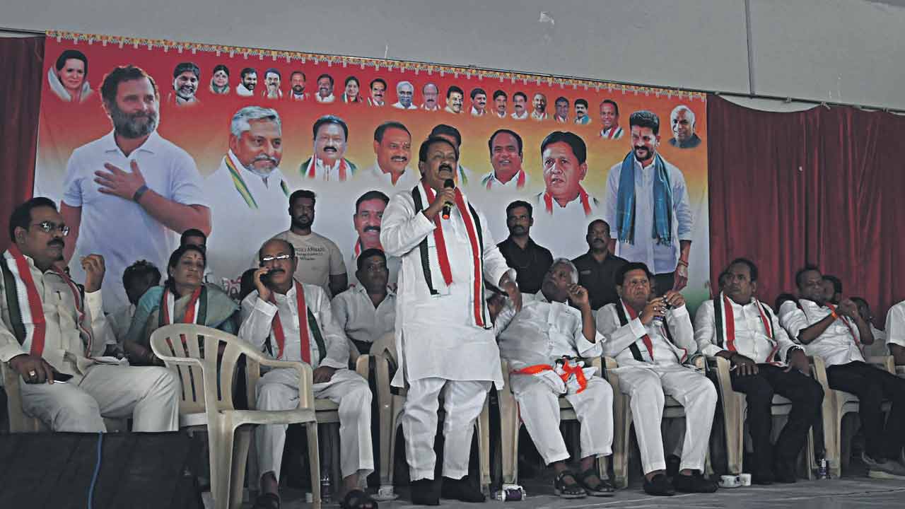 కాంగ్రెస్‌ మీటింగ్‌కూ కరెంట్‌ కట్‌