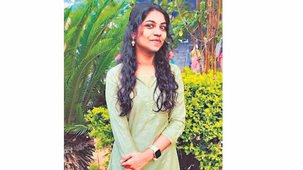 గ్రూప్‌-1 ఒత్తిడితో యువతి ఆత్మహత్య