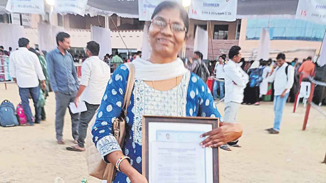 Gurukula Recruitment | సర్కారు తప్పిదం.. దివ్యాంగులకు శాపం!